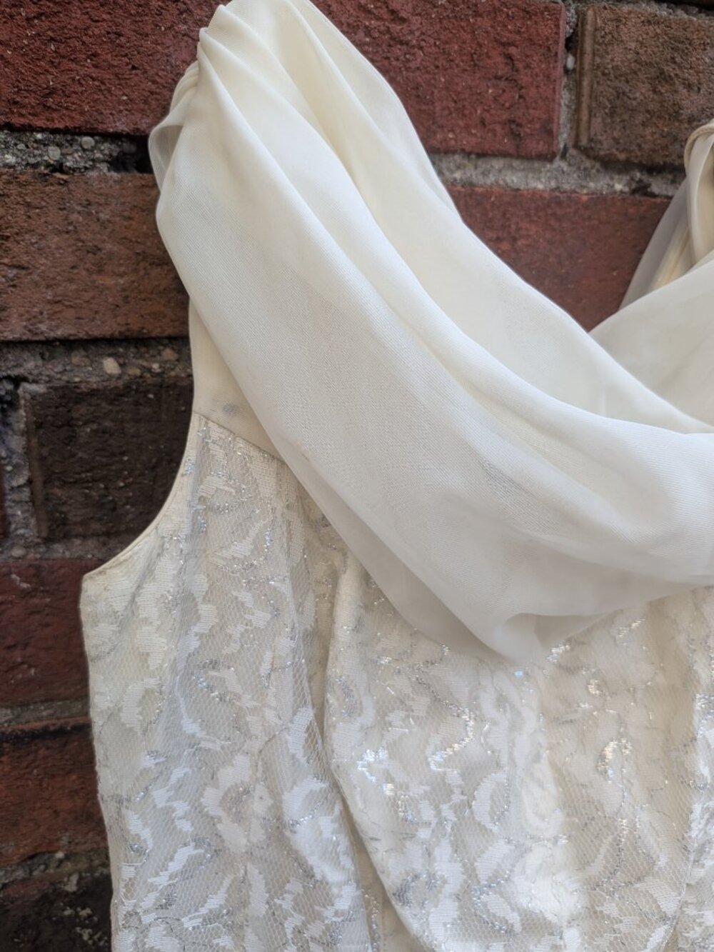 Romantic vintage wedding dress - Picture 4 of 14